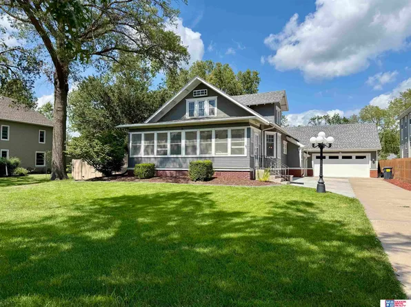 54 Lincoln St, Seward, NE 68434