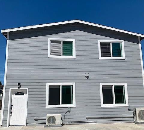 2nd image of 2319 Torrance Blvd