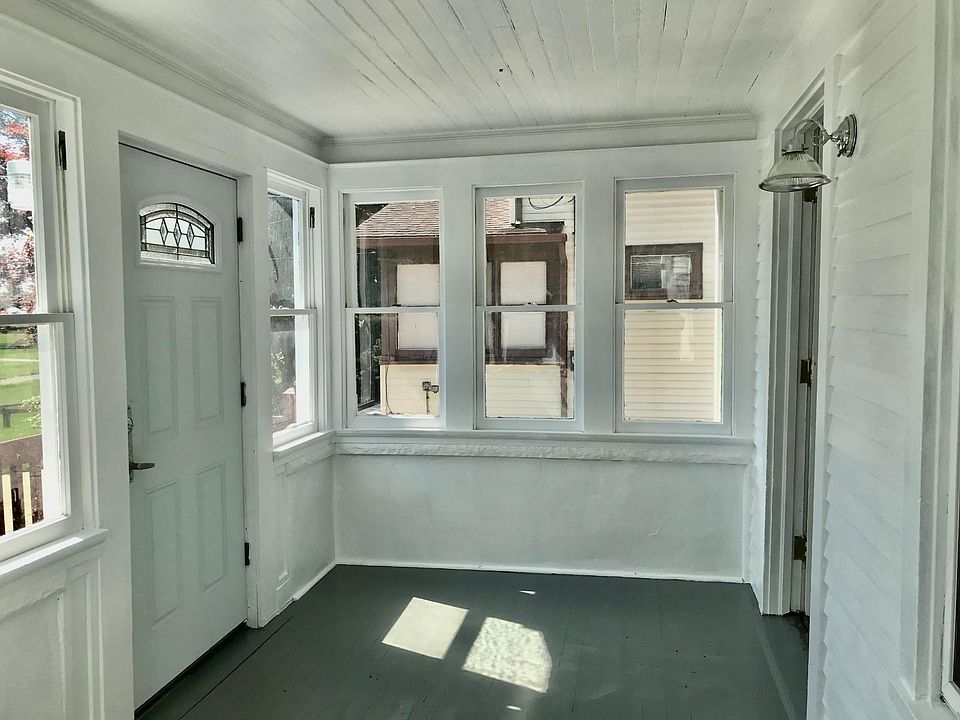 ENCLOSED PORCH