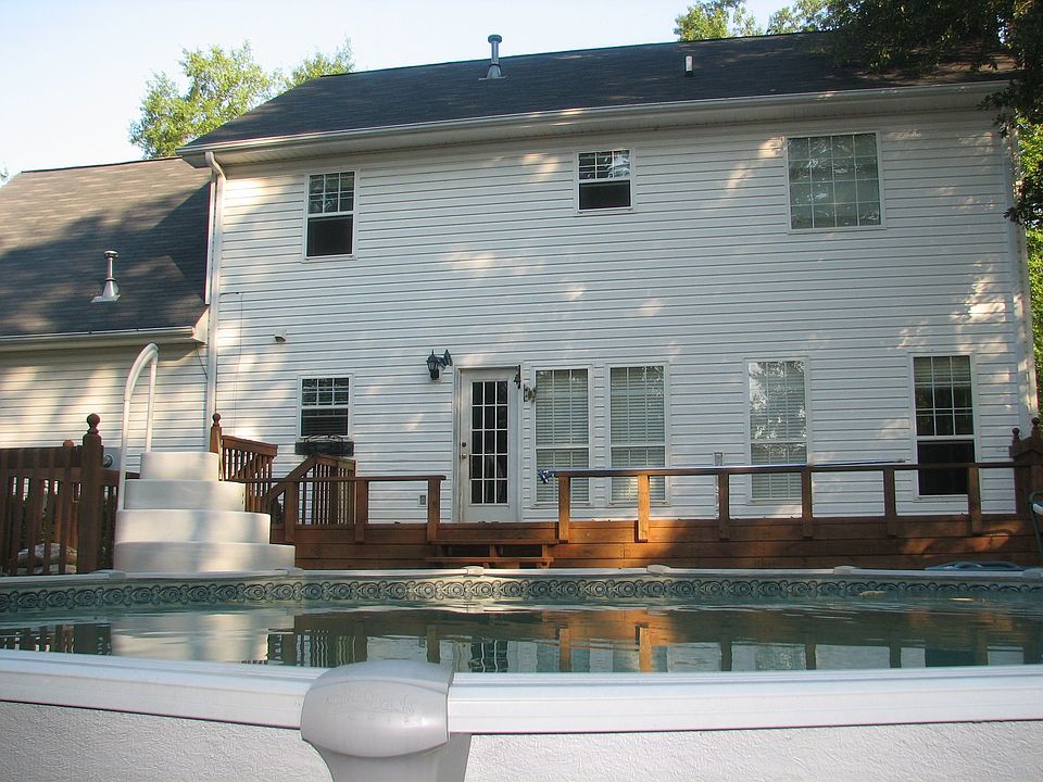 2nd image of 516 Blume Rd