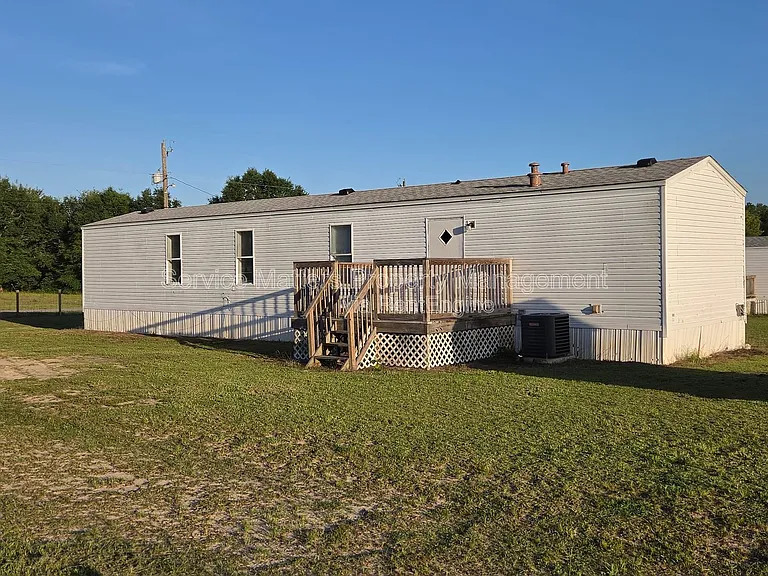 4825 Douglas Dr — Photo 17
