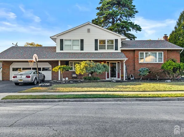 7 Rosewood Dr, Milltown, NJ 08850