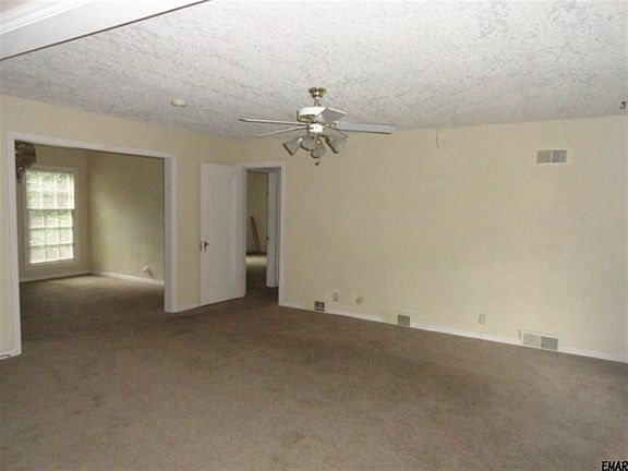 2nd image of 1310 W Wynona Ave