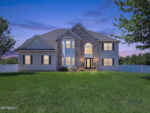 3rd image of 6 Etty Court