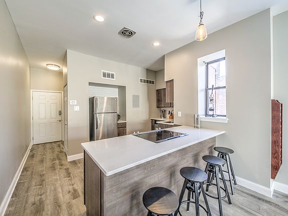 4th image of 3631A McRee Ave #3631