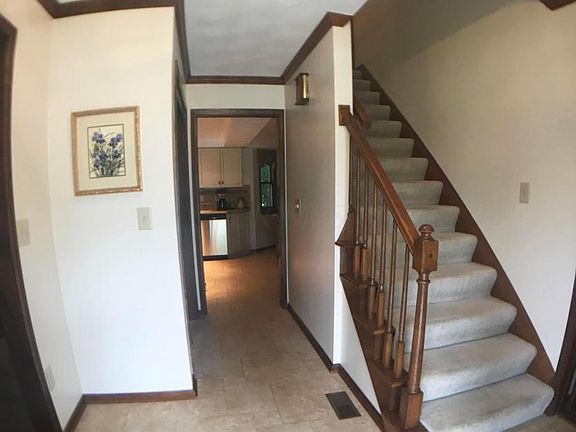 5th image of 565 Brightstone Dr