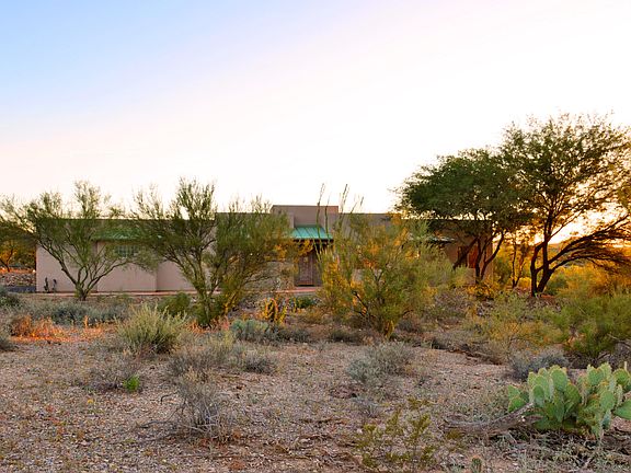 2nd image of 6225 N Tucson Mountain Dr