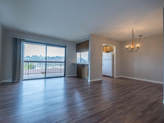 3rd image of 5119 Fontaine St Unit 206
