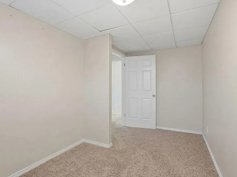 9489 S Kirkside Dr — Photo 15