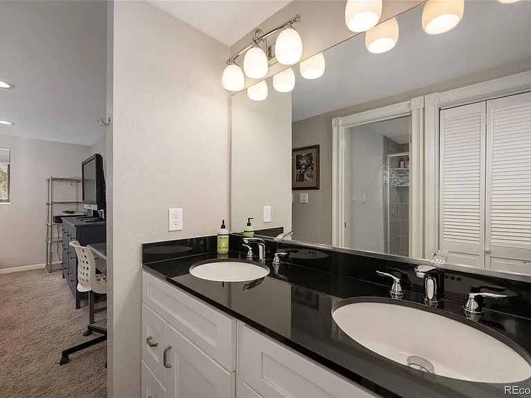 195 Village Dr #6-22 — Photo 7