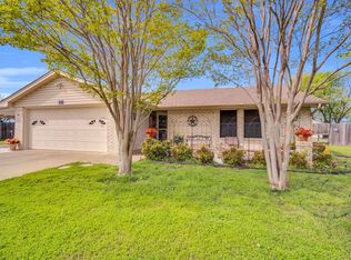 121 Prairie View Ln, Red Oak, TX 75154