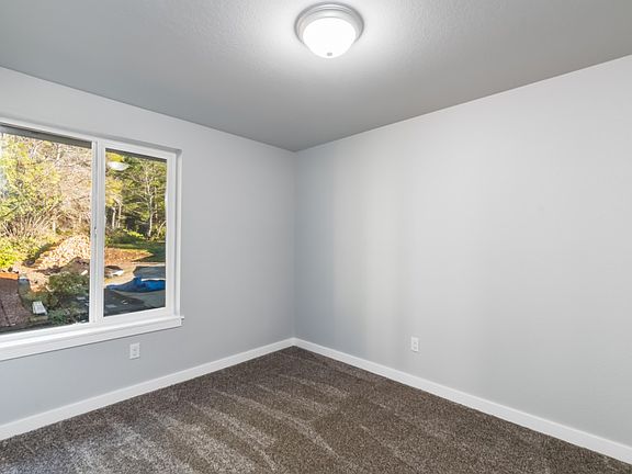 4th image of 7601 Tern Ct SE