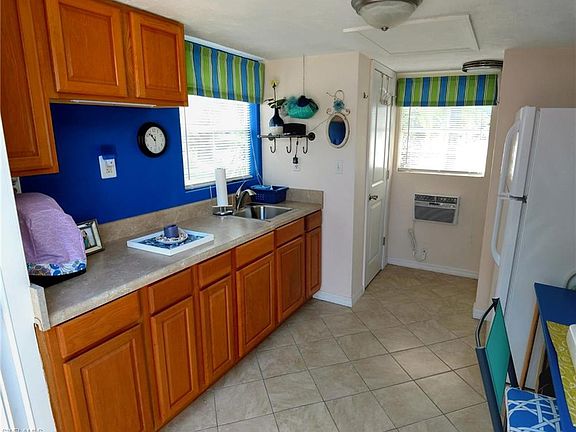 3rd image of 10110 Sunnywood Ct