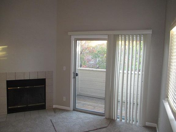 3rd image of 1019 Dornajo Way APT 222