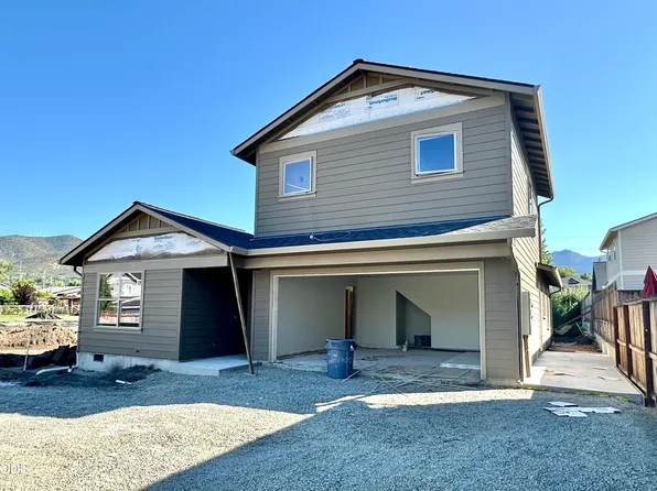 312 Lithia Ave, Talent, OR 97540