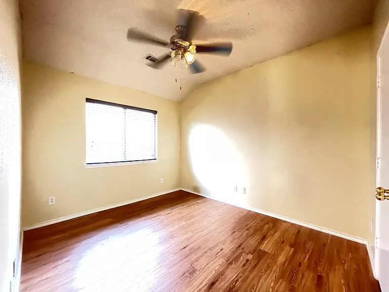 2070 Belvedere Dr — Photo 15