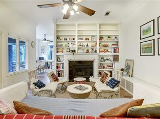 1201 Castle Hill St APT 102, Austin, TX 78703