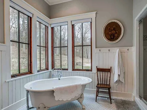 208 Buena Vista Ave, Stuart, VA 24171