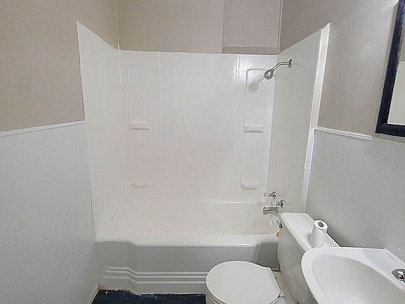 3rd image of 210 N Fremont St #2