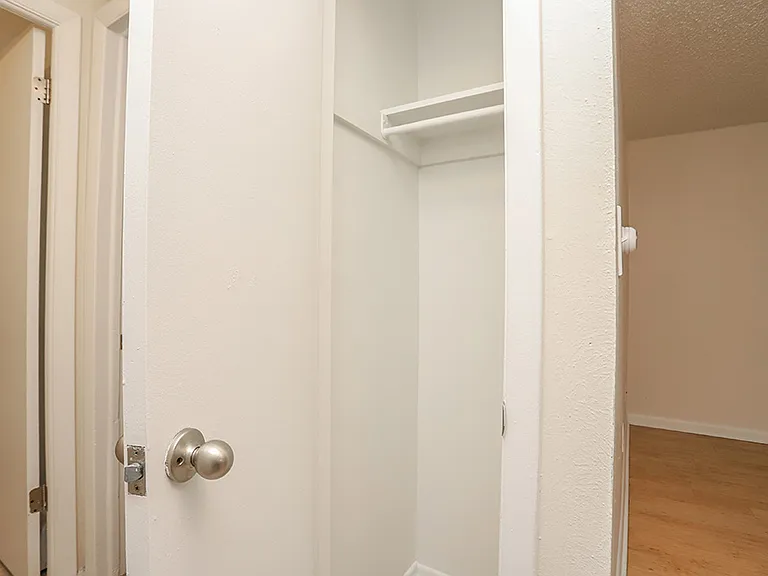 1280 Clayton St. Apartments — Photo 29