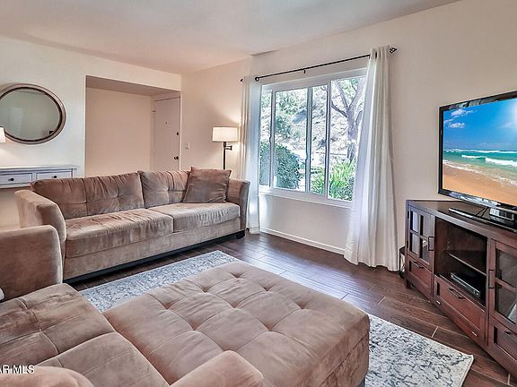 4th image of 275 Green Lea Pl