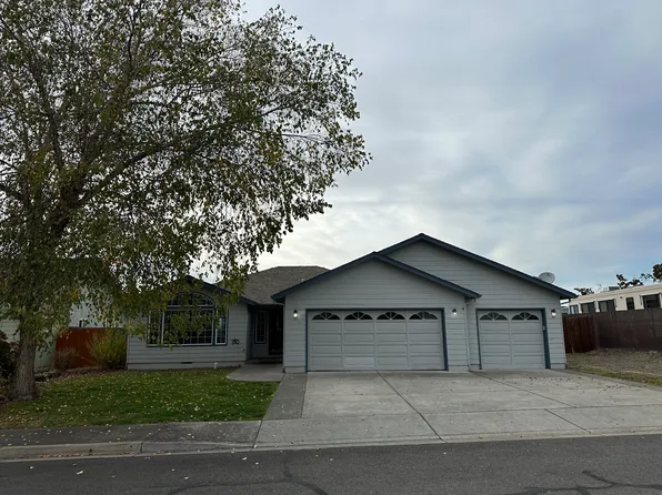 1475 Scofield St, Central Pt, OR 97502