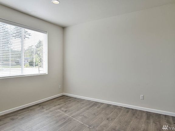 5th image of 18948 112th Avenue Ct E
