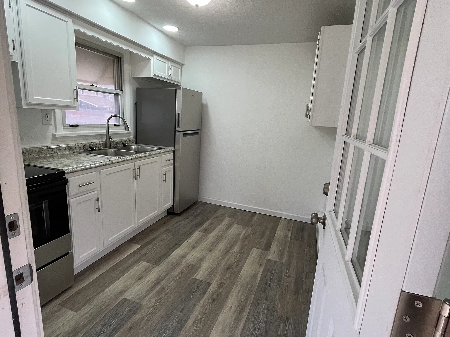 1 bed, 500 sqft, $975 — Photo 1