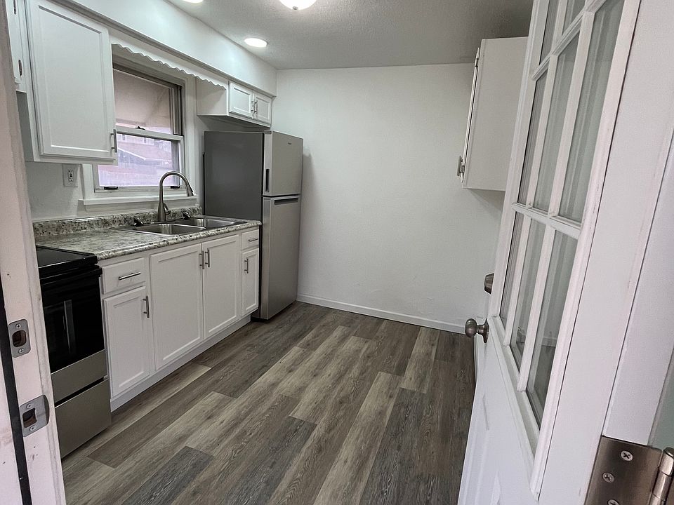 Entry into Kitchen