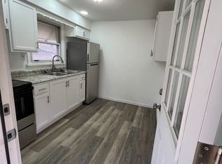 119 1/2 S Main St, Houston, PA 15342