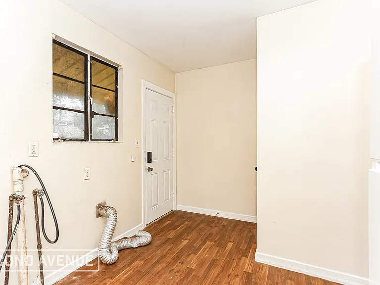 3302 College St — Photo 10