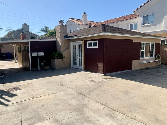 5th image of 2226 Plant Ave