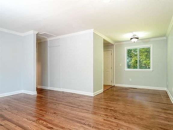 3rd image of 619 Seminole Pl