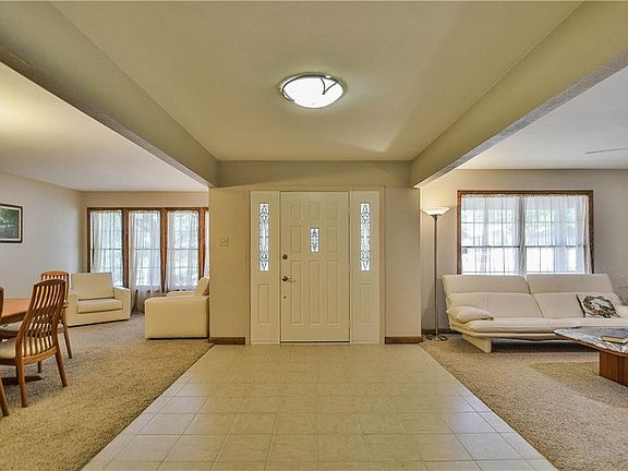 3rd image of 4028 Fairway Dr