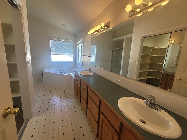 3354 N Summerfield Way — Photo 12