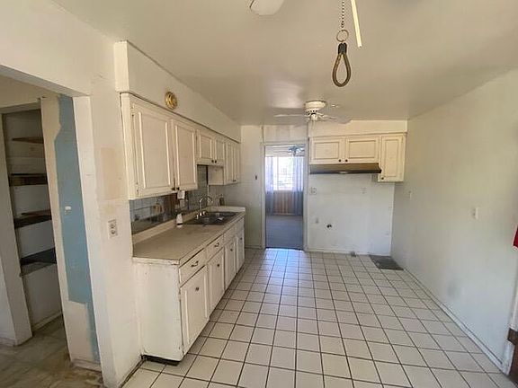 3rd image of 8809 Otyokwa Way