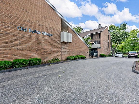 2nd image of 624 Coeur De Royale Dr APT B