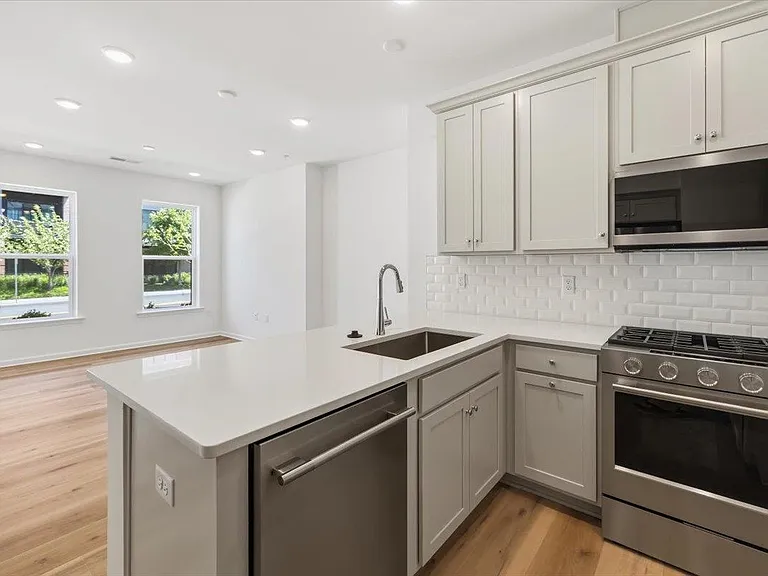500 Willow St #508 — Photo 10