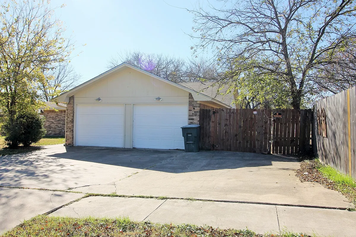 Building Photo - 212 Margarita Dr
