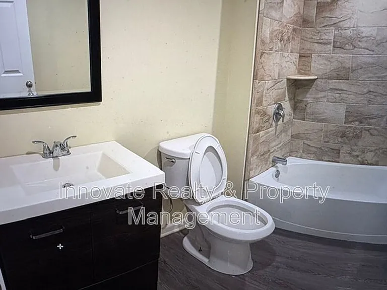 29 E Logan Ave #16 — Photo 3