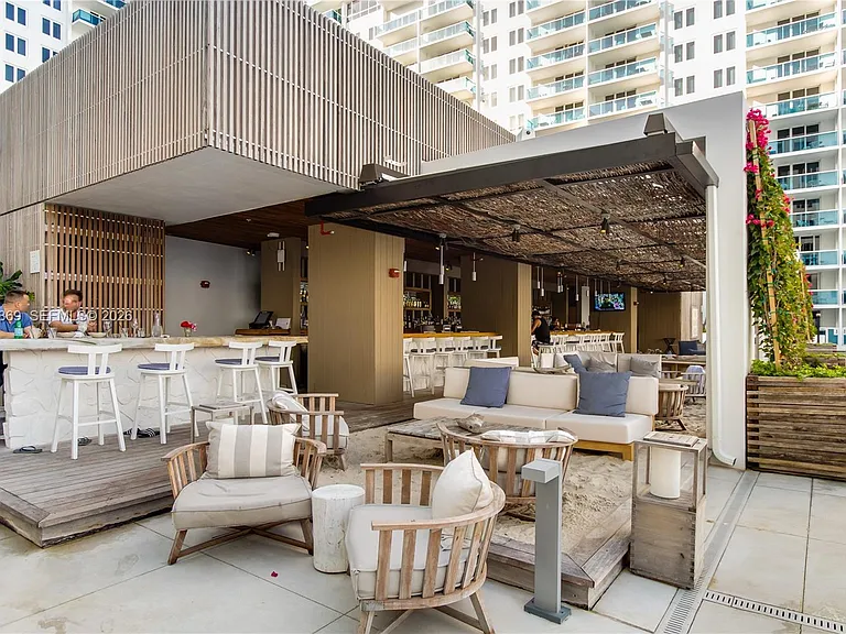 2301 Collins Ave #1026 — Photo 11