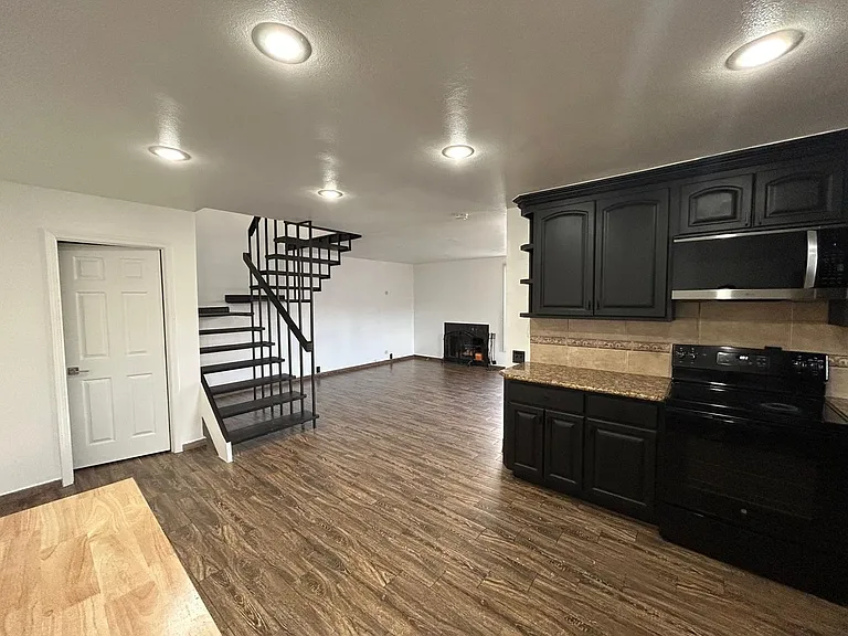 285 Rancho Dr #D — Photo 7