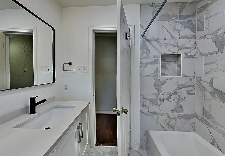4345 Skillman St — Photo 6