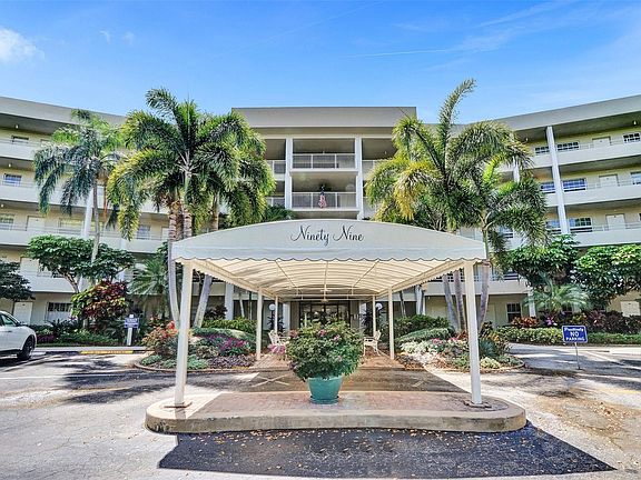 3rd image of 821 Cypress Boulevard #512