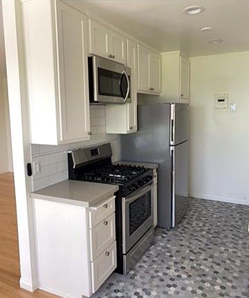 5th image of 923 2nd St #A