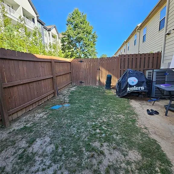 5747 Radford Loop — Photo 30