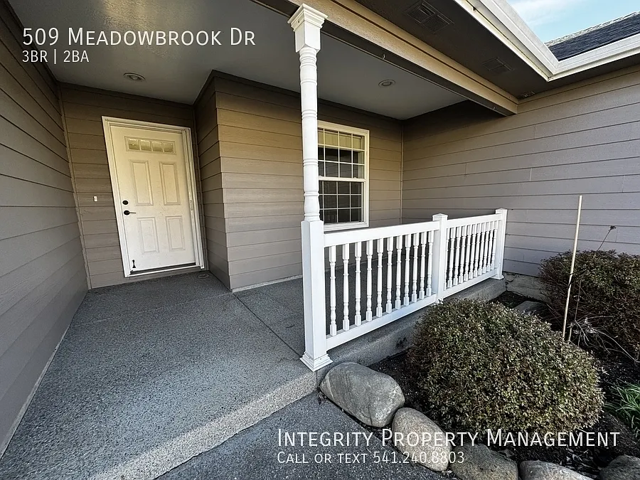 3 bed, 1641 sqft, $2,300 — Photo 2
