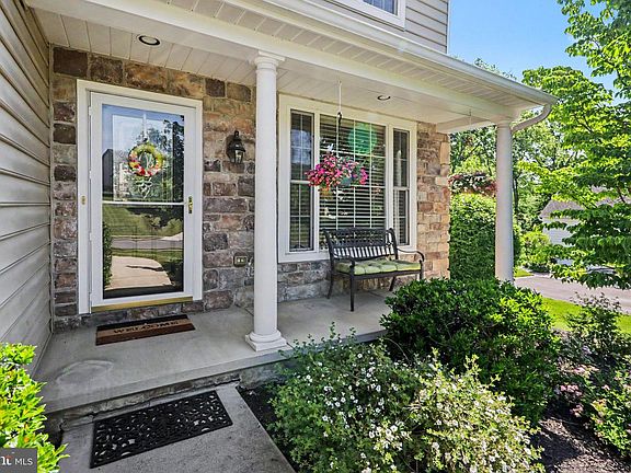 3rd image of 103 Balfour Dr