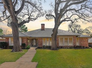 2008 Reverchon Dr, Arlington, TX 76017