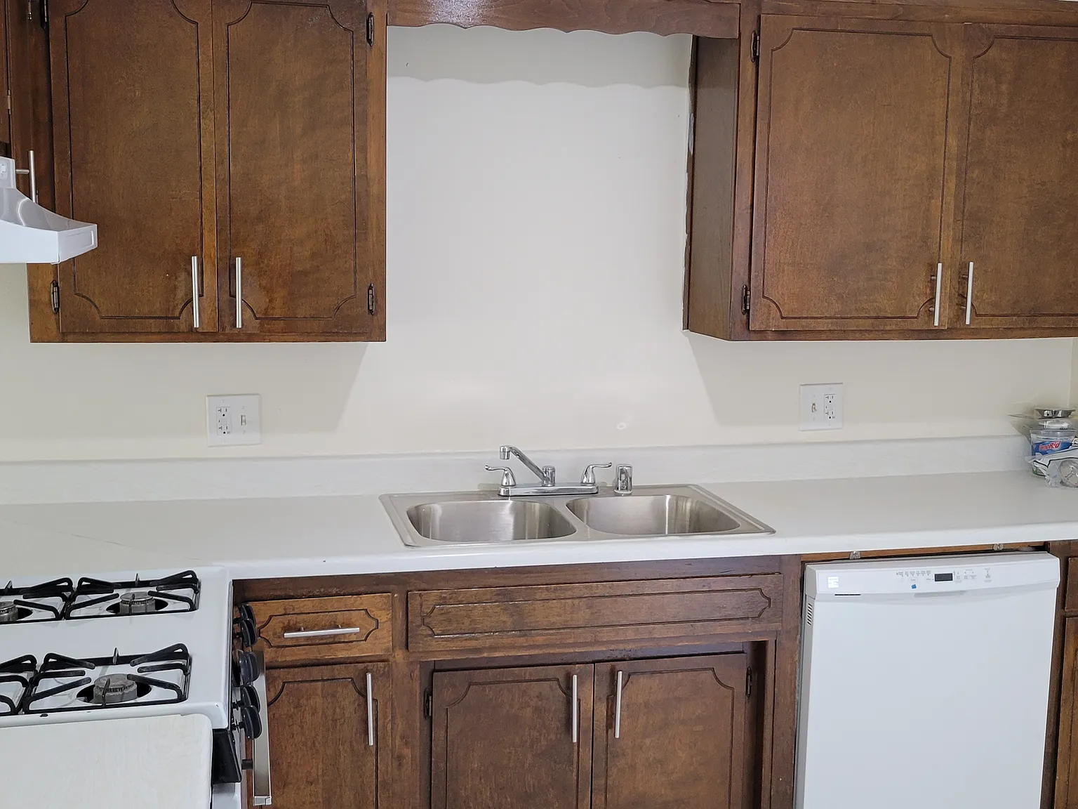 2 bed, 1090 sqft, $1,300 — Photo 4